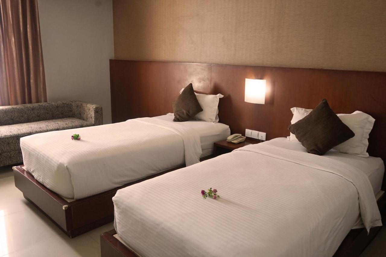 Grand Hatika Hotel Tanjung Pandan Eksteriør billede