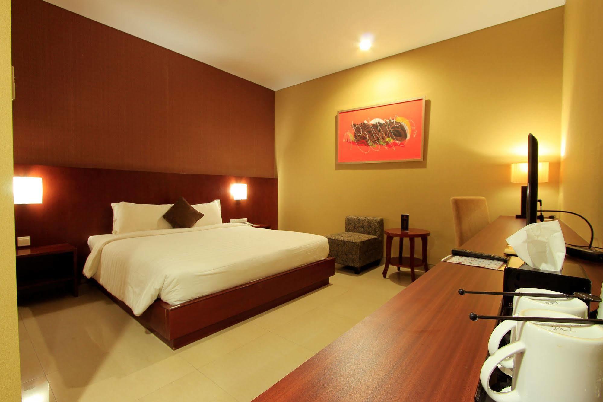 Grand Hatika Hotel Tanjung Pandan Eksteriør billede