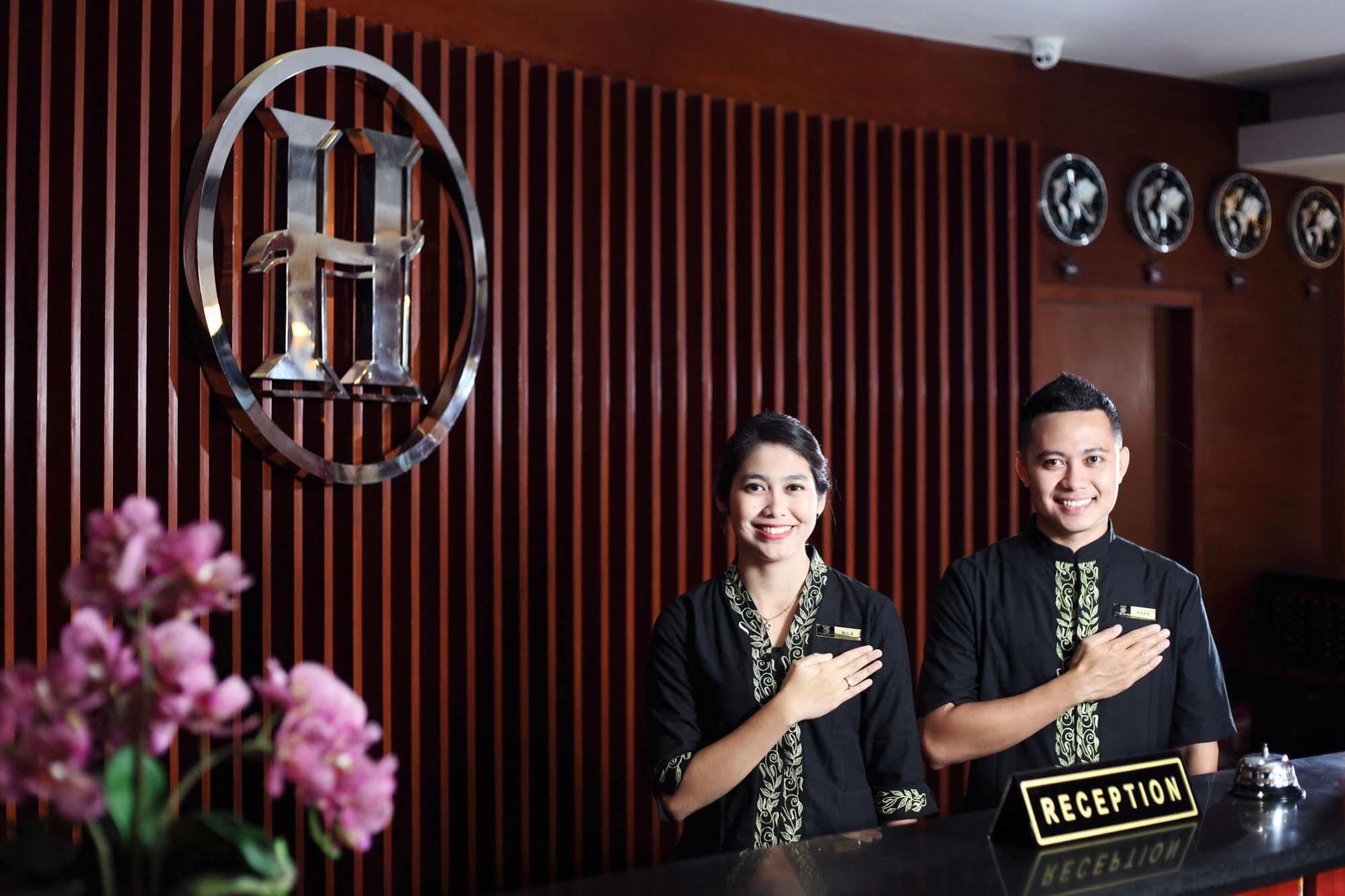 Grand Hatika Hotel Tanjung Pandan Eksteriør billede