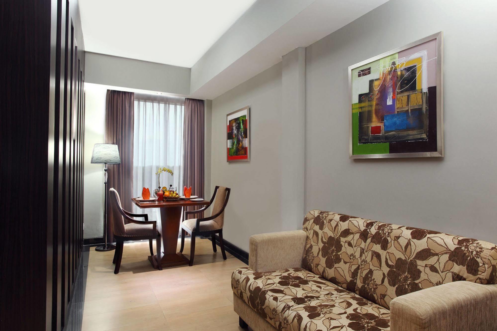 Grand Hatika Hotel Tanjung Pandan Eksteriør billede