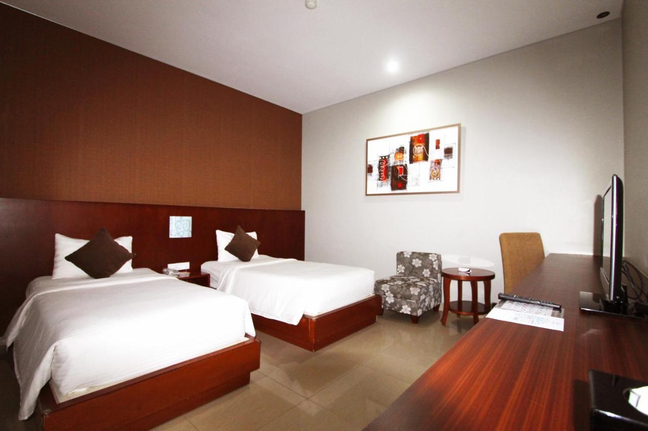 Grand Hatika Hotel Tanjung Pandan Eksteriør billede