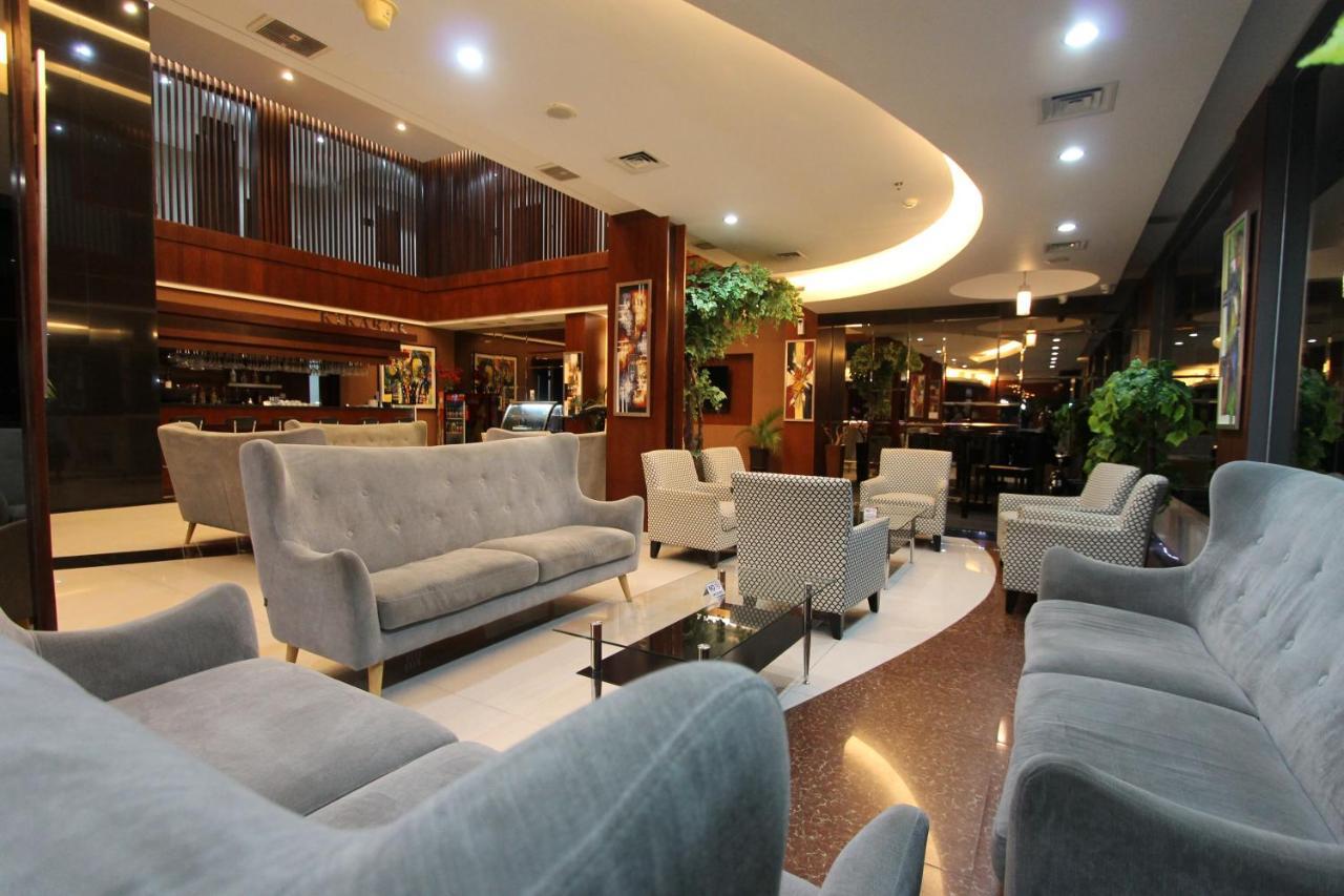 Grand Hatika Hotel Tanjung Pandan Eksteriør billede
